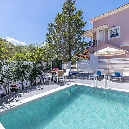 Soso's Garden House With Pool Сasa de vacaciones
